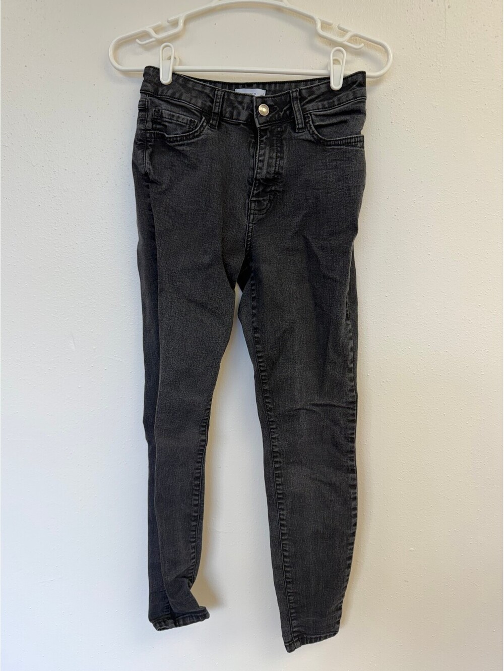 Forever 21 Black Skinny Jeans, Medium Size